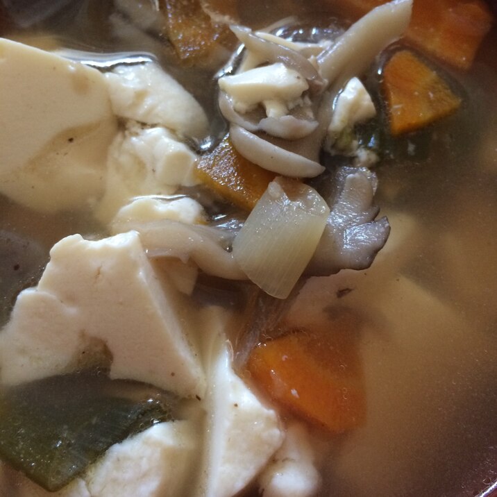 舞茸豆腐ごぼうの味噌汁